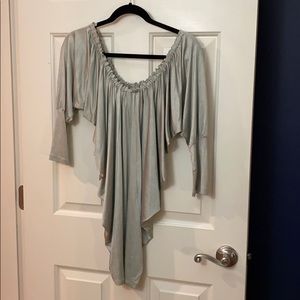 Silver sheen quarter sleeve ruffle top